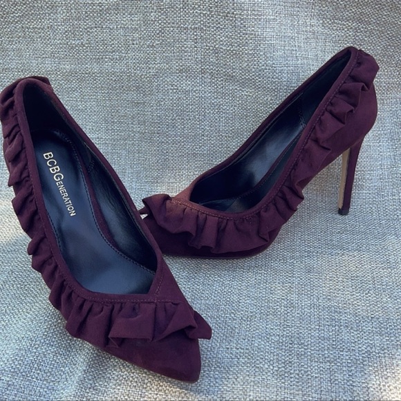 BCBGeneration Shoes - 🔥🆕 BCBGeneration Hannah burgundy purple ruffle pointed toe pumps heels size 5